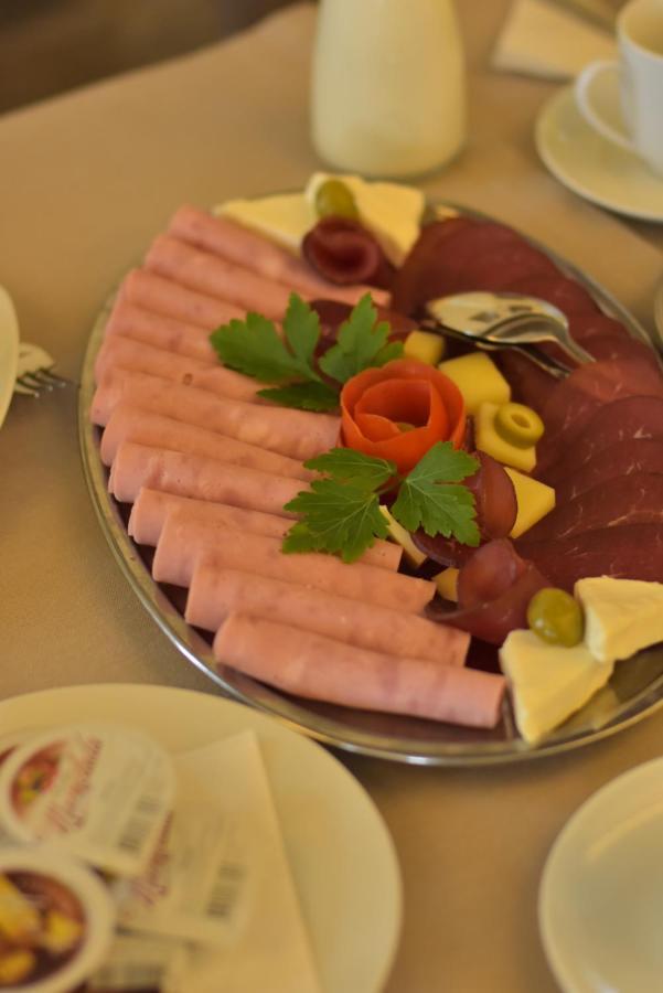 ホテル Luznjanin Restoran I Sobe Josanicka Banja エクステリア 写真